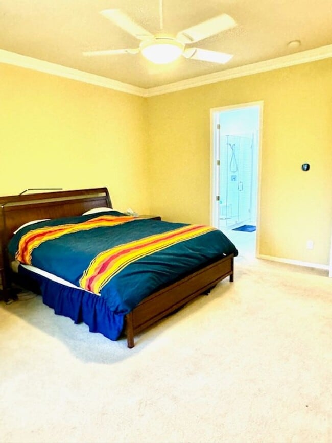 Building Photo - Springfield Home with a View - MUST BE 55 YEARS OF AGE