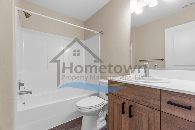 Building Photo - 3 Bedroom 3 Bathroom Home with Attached Ga...