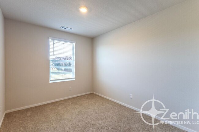 Building Photo - 1454 NW 20th Ave