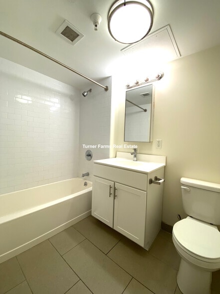 Building Photo - 10 Winter St