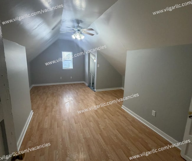 Building Photo - 3910 Deodar St