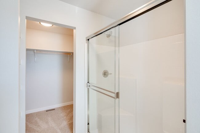 Building Photo - Baraya Townhomes: Modern Townhomes for Rent in Meridian, ID