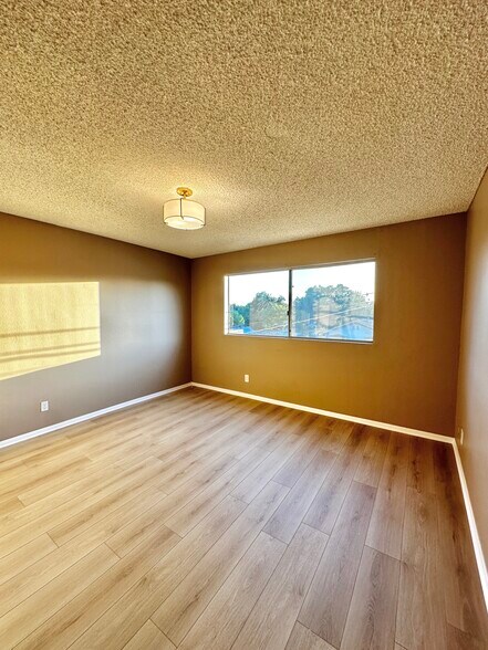 bedroom - 125 S Sierra Madre Blvd