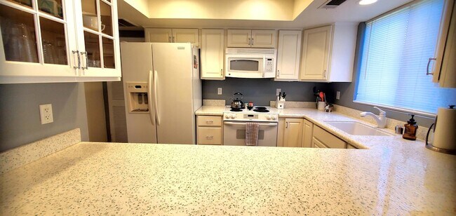 Building Photo - 46568 Arapahoe Dr