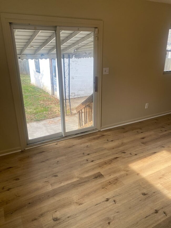 Building Photo - 3 bedroom 2 bath bungalow with finished basement