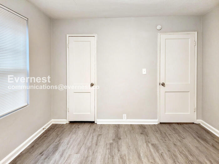 Building Photo - 2672 Northview Ave