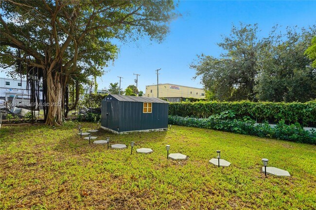 Building Photo - 1590 NW 38th St