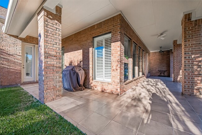 Building Photo - 7211 Spring Meadow Ln