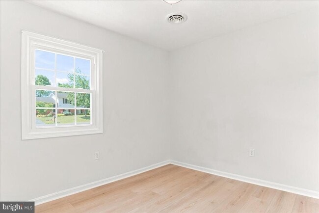 Building Photo - 102 Linwood Ct
