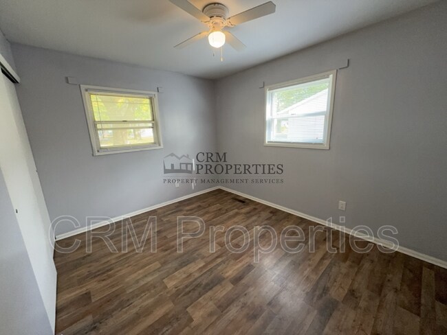 Building Photo - 1109 E Cornell Rd