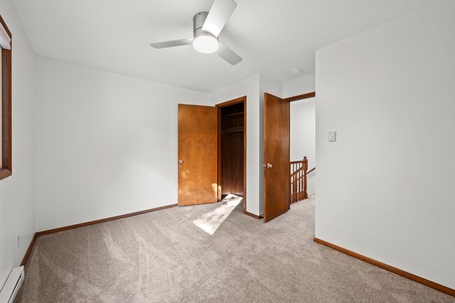 Building Photo - 1332 W Glenlord Rd