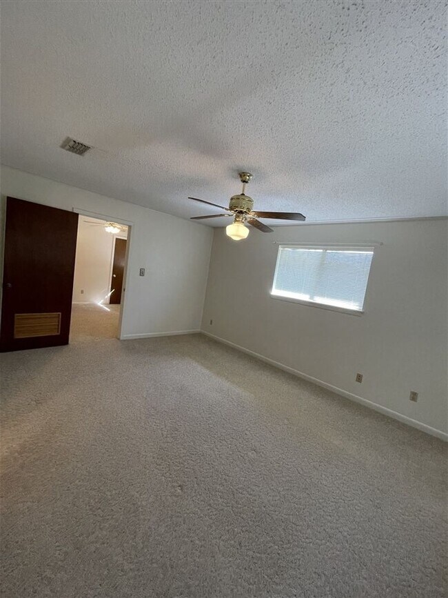 Building Photo - Bossier City LA 4 bed 3 bath for lease | S...