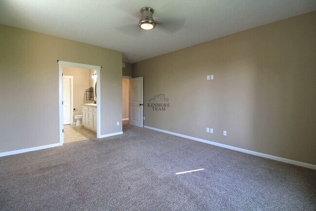 Building Photo - 3 Bed/2 Bath West Kennewick Home