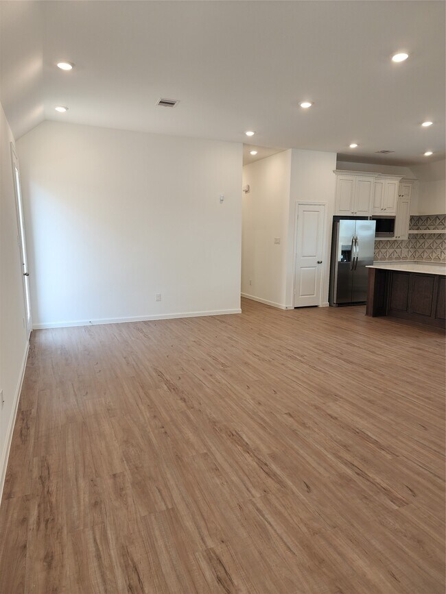 Building Photo - 27122 Berry Bright Dr