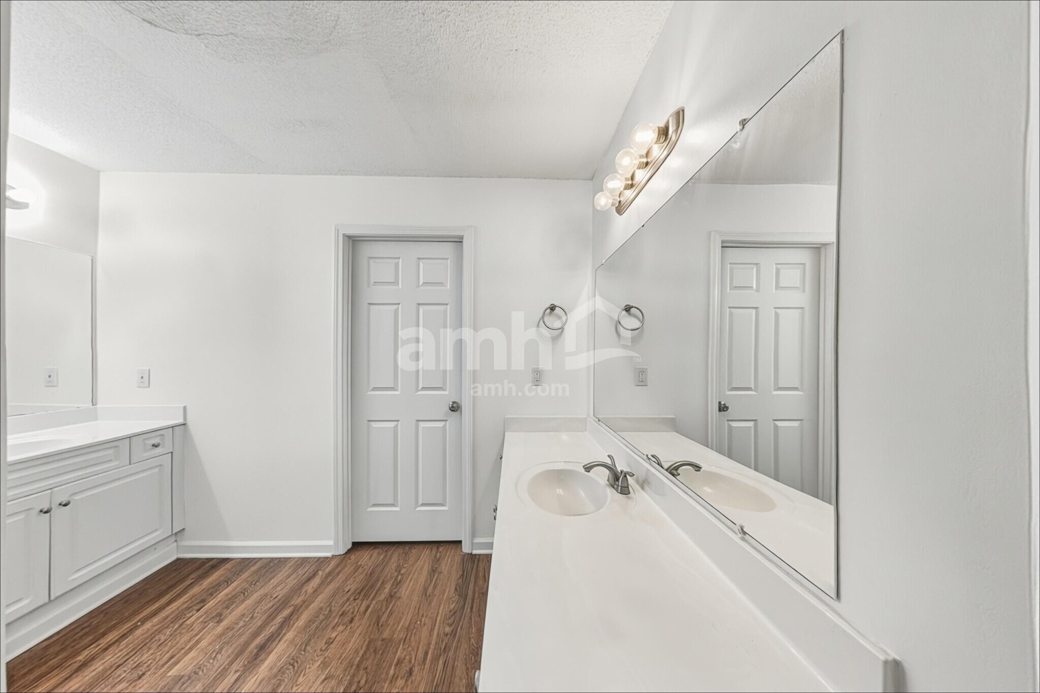 Building Photo - 1121 Lauren Way
