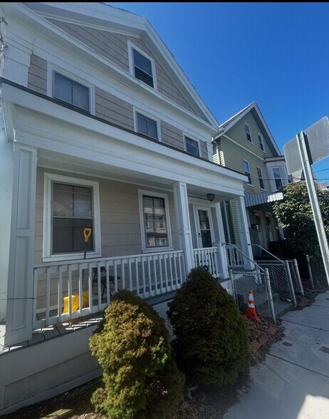 Primary Photo - 4 Saint Mary Rd