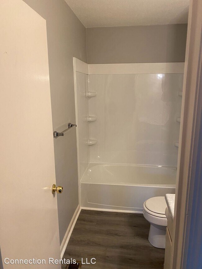 Building Photo - 2 br, 1 bath House - 320 Leyland Way Unit F