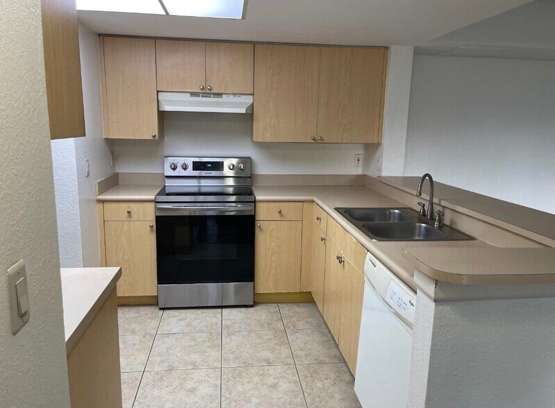 Primary Photo - 9066 W Atlantic Blvd