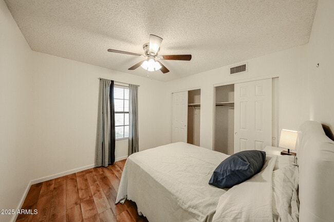 Building Photo - 5440 W Beryl Ave