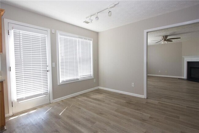 Building Photo - 3292 Shady Valley Ct SW