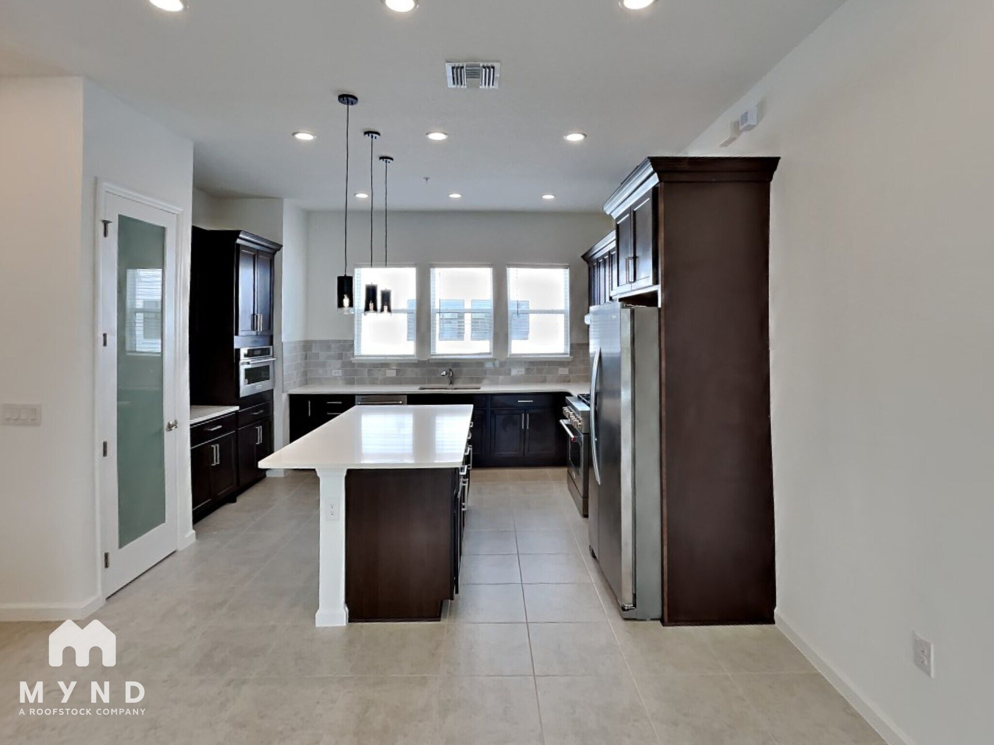 Building Photo - 2353 Brix St