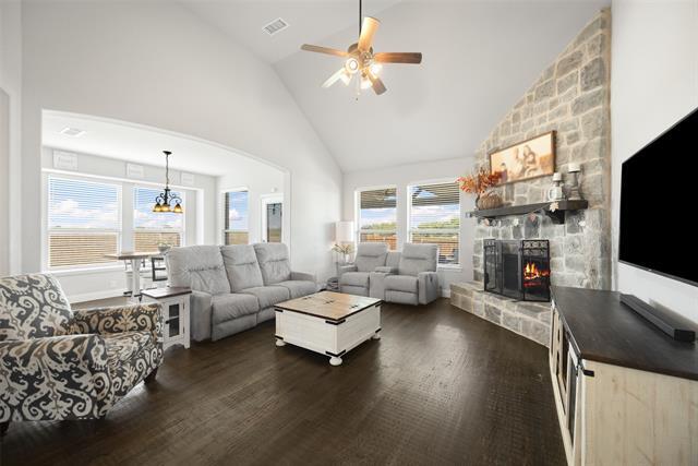 Building Photo - 532 Thompson Dr