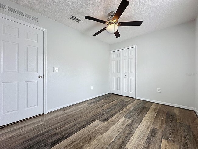 Building Photo - 413 Mulberry Ct