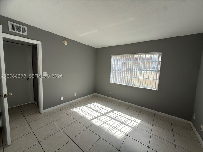 Building Photo - 11448 NW 43rd St