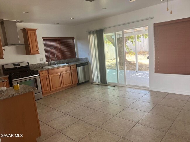 Building Photo - 42901 Alep St