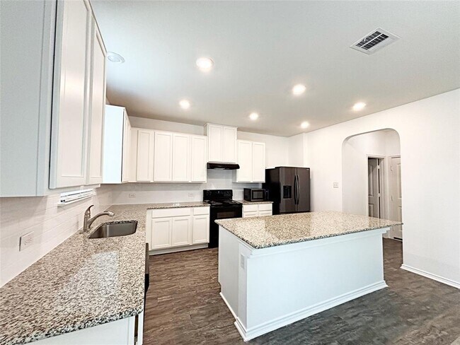 Building Photo - 1720 Foxglove Dr