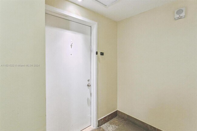 Building Photo - 1745 E Hallandale Beach Blvd