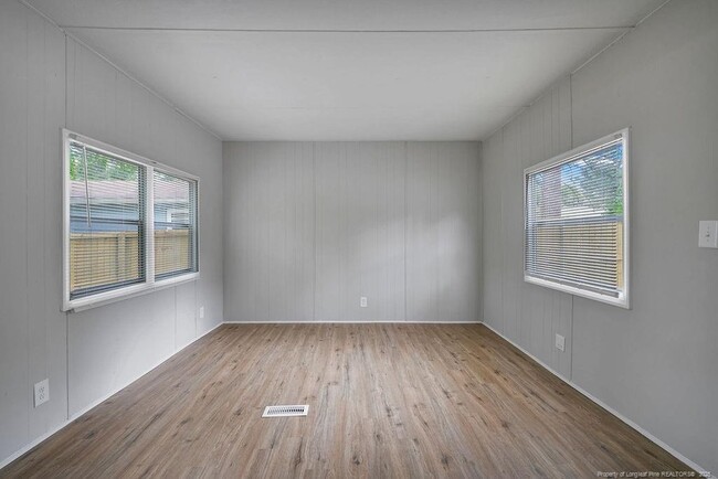 Building Photo - 4404 Piedmont Ave
