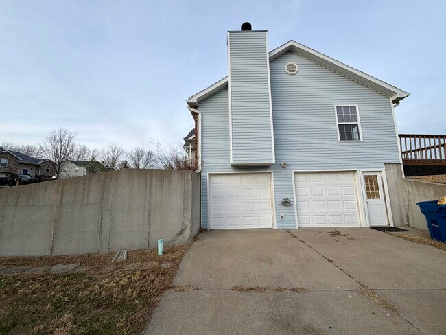 Building Photo - 571 SE 115th Rd