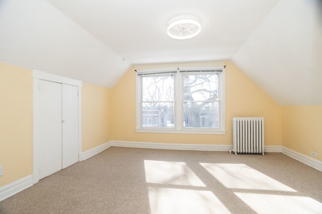 Building Photo - 1330 W Norwood St