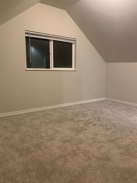 Building Photo - 205 Stull Ct