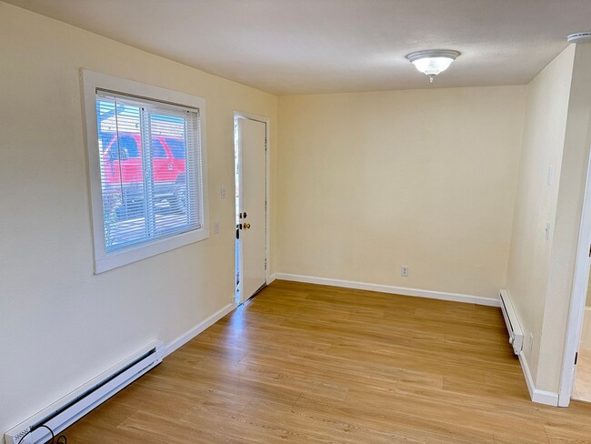 Building Photo - Updated Studio Apartment in Junction City!  $200.00 MOVE-IN SPECIAL