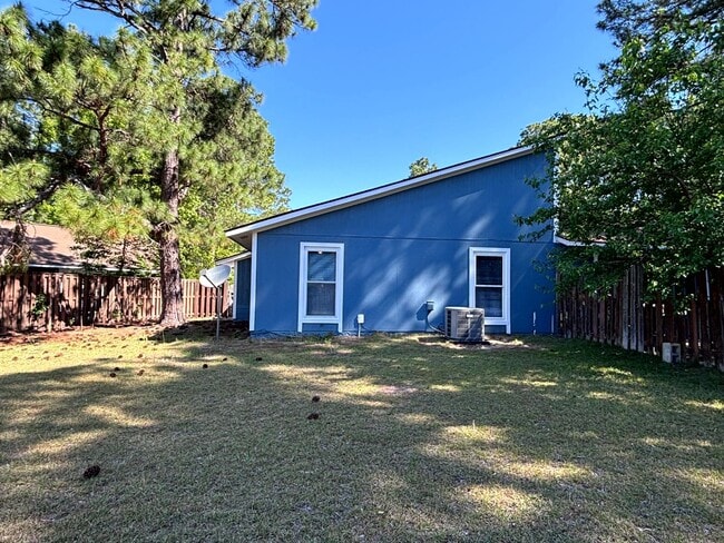 Building Photo - 1003 Madiera Ct