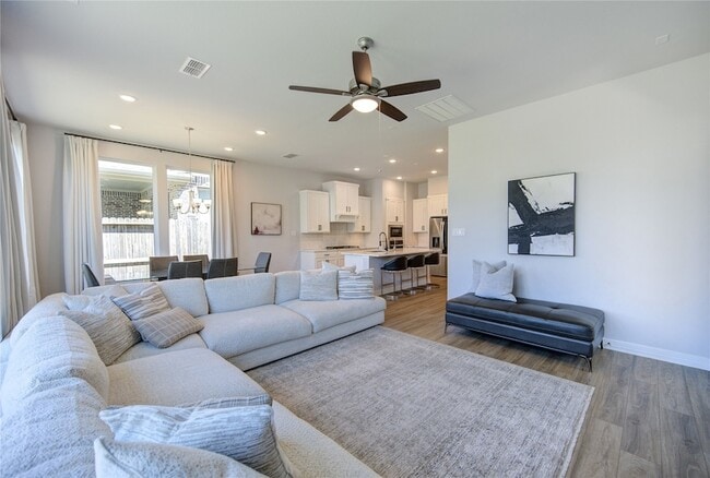 Building Photo - 4110 Sherman Oak Ln
