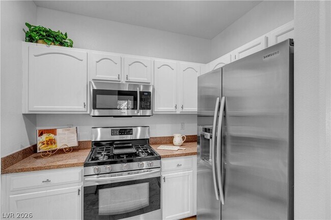 Building Photo - 2050 W Warm Springs Rd