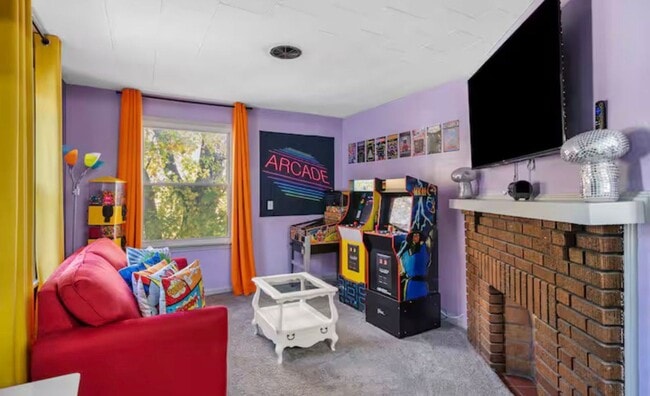 Building Photo - 9519 Preston Ave