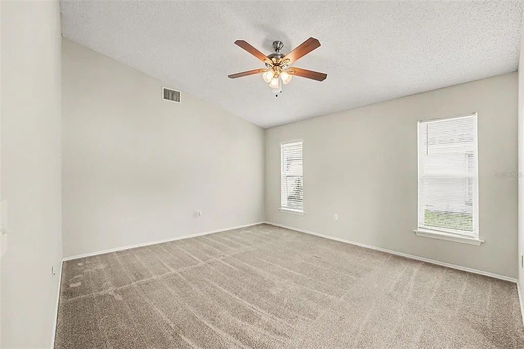Building Photo - 204 Kingshill Ct SE