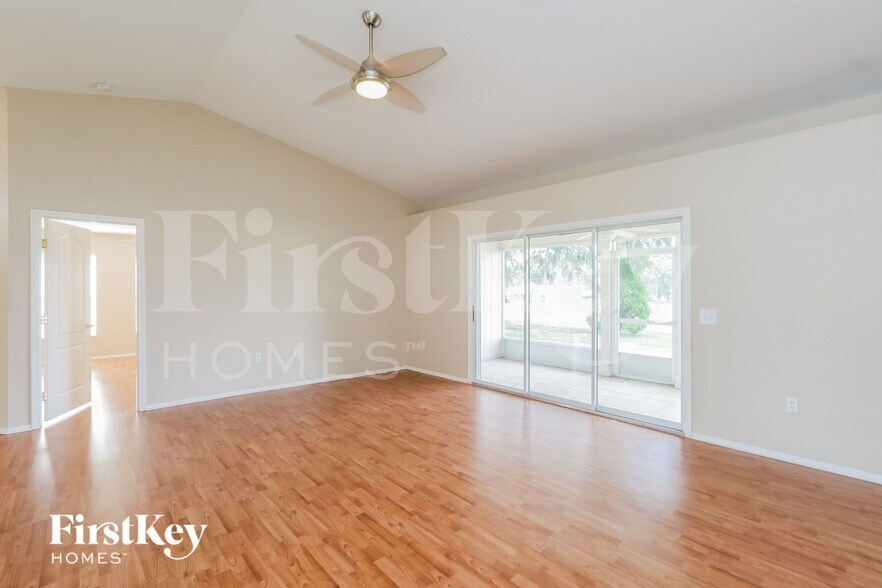 Building Photo - 8211 Westmont Terrace Dr