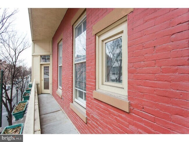 Building Photo - 1100 Spruce St