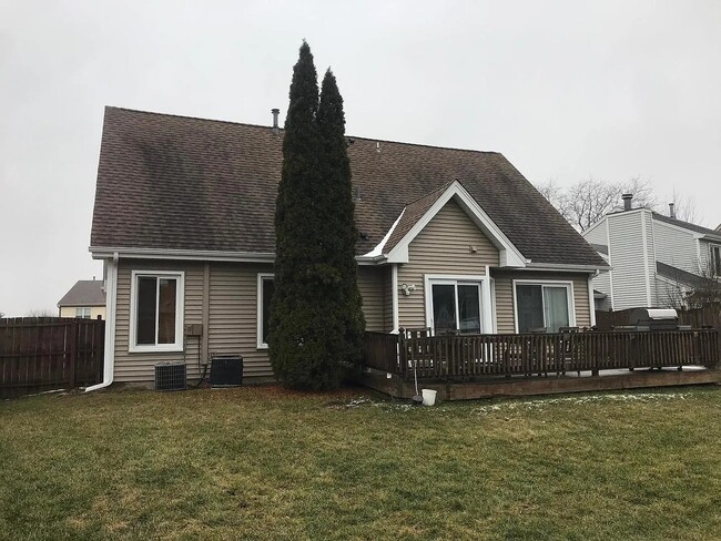 Building Photo - 110 Filbert Dr