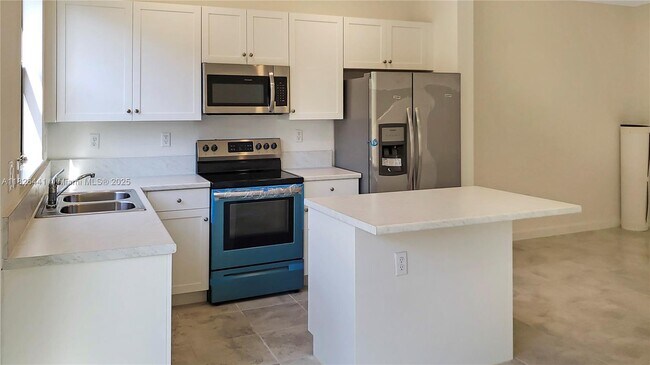 Building Photo - 24970 SW 112th Ct