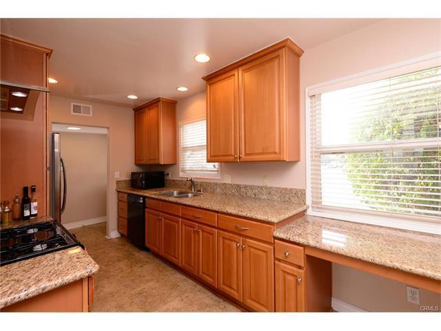 Building Photo - 1535 E Everett Pl