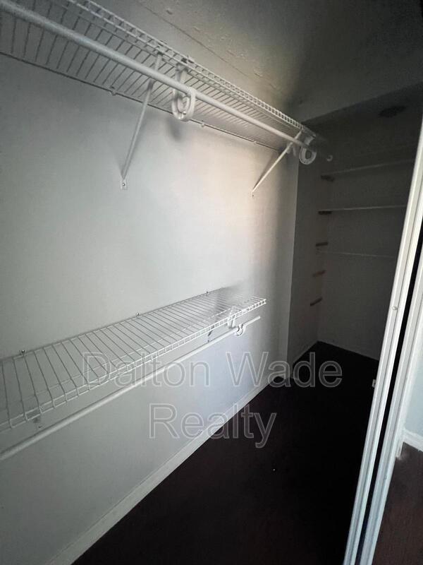 Building Photo - 2095 Sunset Point Rd