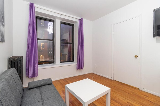 Building Photo - 1666 3rd Ave