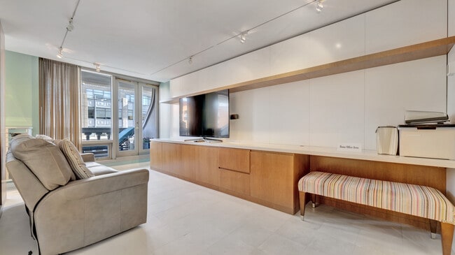 Building Photo - 701 Pennsylvania Ave NW