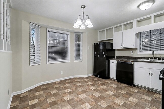 Building Photo - Renovated 3 Bedroom 2 Bath Home